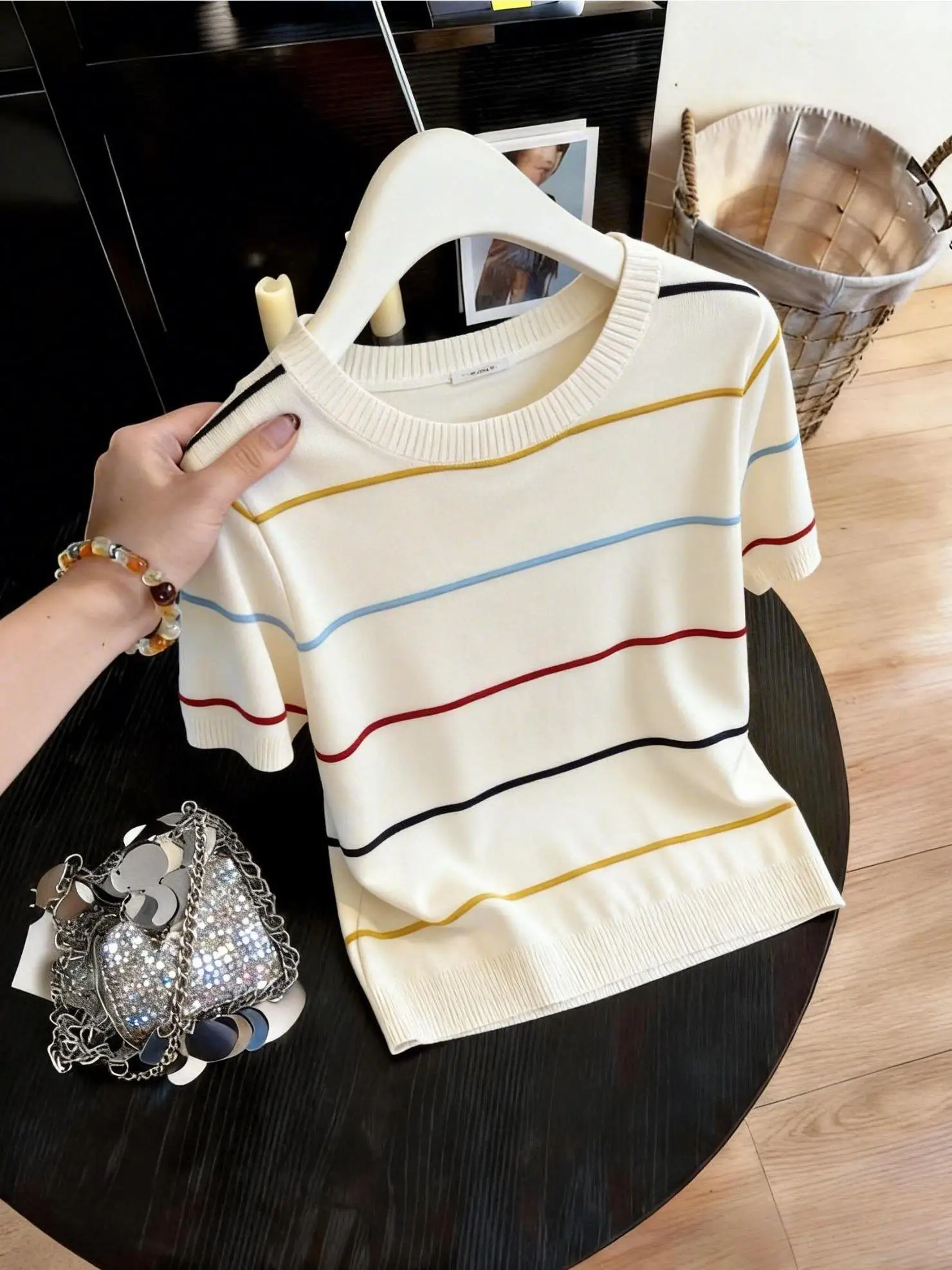 Loose Fit Ice Silk Short Sleeve T-Shirt Women's Summer Rainbow Stripes Anti-Aging Top Trendy Korean Style Breathable Knitted
Loose Fit Ice Silk Short Sleeve T-Shirt Women's Summer Rainbow Stripes Anti-Aging Top Trendy Korean Style Breathable Knitted
