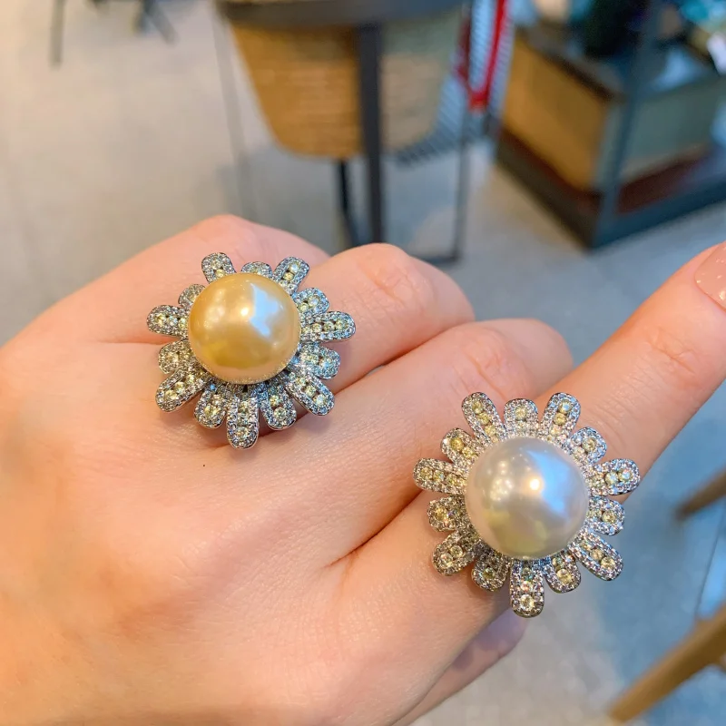 Australian Mother-of-Pearl Pearl Micro-Paved Yellow Diamond Fashion Adjustable Ring
Australian Mother-of-Pearl Pearl Micro-Paved Yellow Diamond Fashion Adjustable Ring