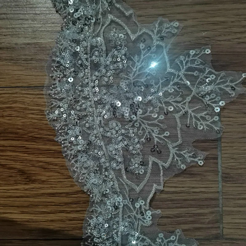 customize3m wide glittery bridal wedding veil new pearl wedding accessories white sequin lace edge cathedral veil 3m 4m 5m long
customize3m wide glittery bridal wedding veil new pearl wedding accessories white sequin lace edge cathedral veil 3m 4m 5m long