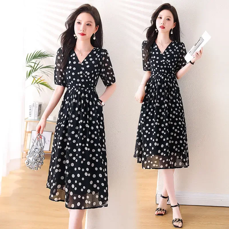 Новое летнее женское платье 2025 года, свободная пригородная юбка трапециевидной формы с v-образным вырезом и бретельками в горошек
Новое летнее женское платье 2025 года, свободная пригородная юбка трапециевидной формы с v-образным вырезом и бретельками в горошек