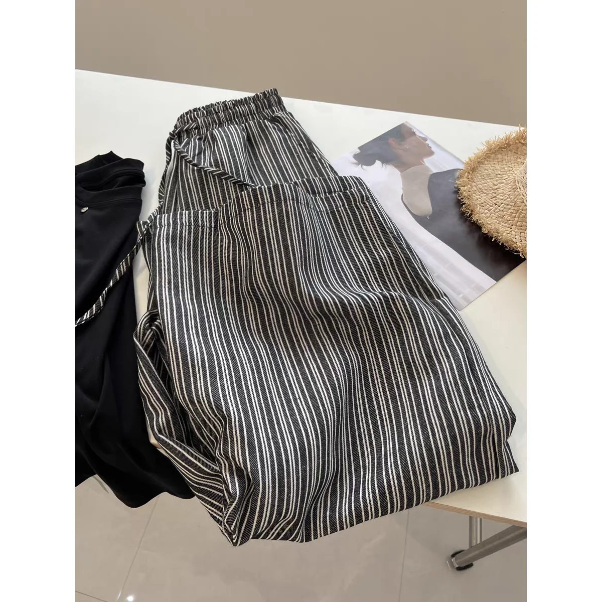 Korean Fashion High Waist Cotton Linen Wide Leg Pants Women Loose Lazy Slimming Casual Spring Vertical Stripes Design Sensation
Korean Fashion High Waist Cotton Linen Wide Leg Pants Women Loose Lazy Slimming Casual Spring Vertical Stripes Design Sensation