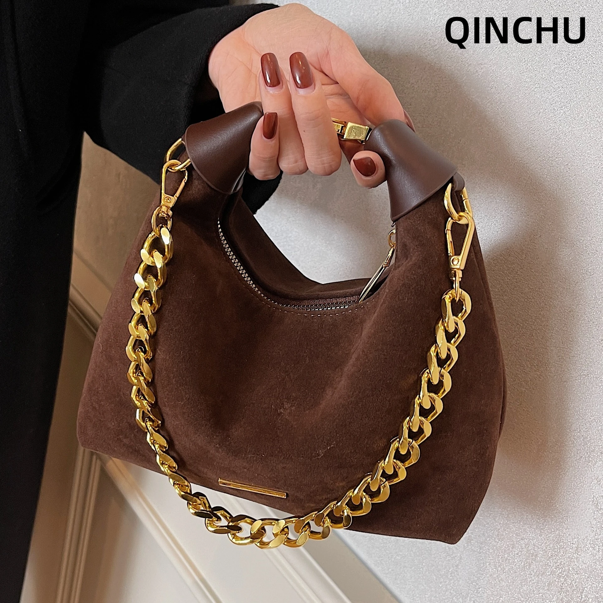 Сумка-клатч QINCHU из замши во французском стиле, новинка 2025 года, модная универсальная сумка, повседневная текстурированная ретро-сумка через плечо
Сумка-клатч QINCHU из замши во французском стиле, новинка 2025 года, модная универсальная сумка, повседневная текстурированная ретро-сумка через плечо