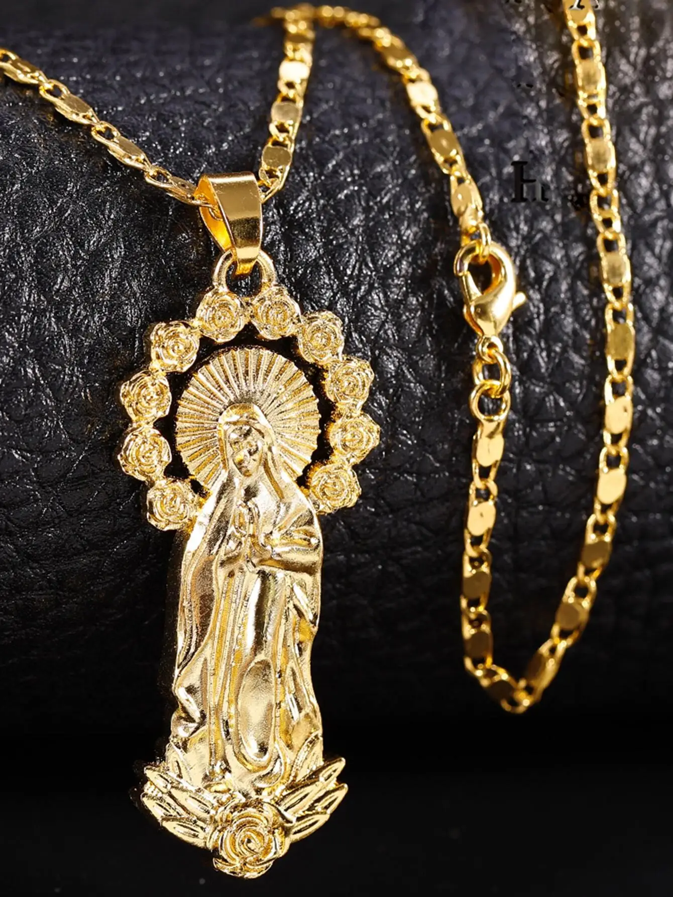 Gold Tone Religious Figure Pendant Necklace with Floral Halo and Figaro Chain for Women
Gold Tone Religious Figure Pendant Necklace with Floral Halo and Figaro Chain for Women