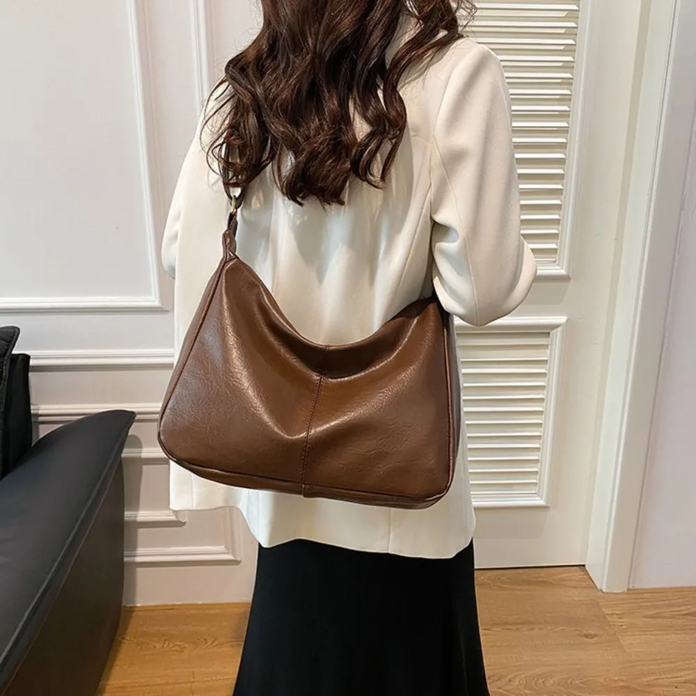 Luxury Large Capacity Shoulder Bag Soft PU Leather Underarm Bag Solid Color Crossbody Bag
Luxury Large Capacity Shoulder Bag Soft PU Leather Underarm Bag Solid Color Crossbody Bag