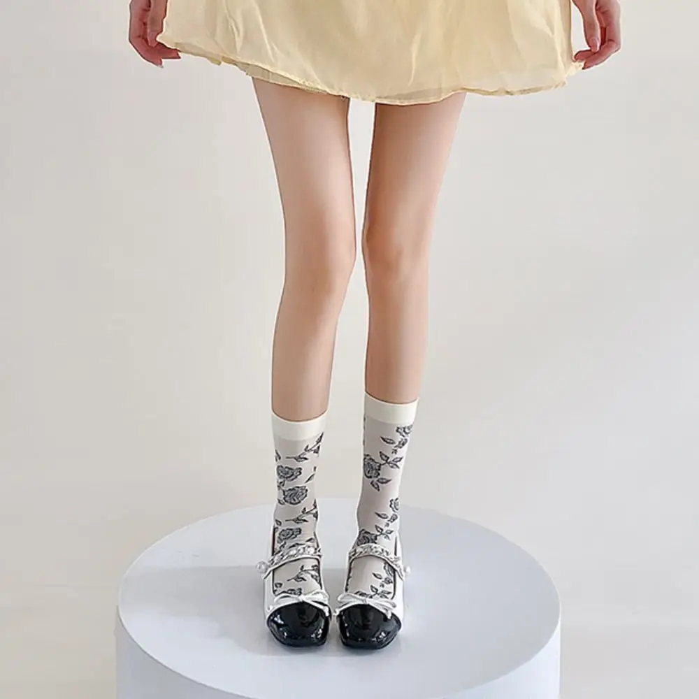 2Pairs Ultra-thin Retro Rose Stockings Lolita JK Harajuku Mid Tube Long Socks Streetwear Korean Style Sweet Flower Stockings
2Pairs Ultra-thin Retro Rose Stockings Lolita JK Harajuku Mid Tube Long Socks Streetwear Korean Style Sweet Flower Stockings