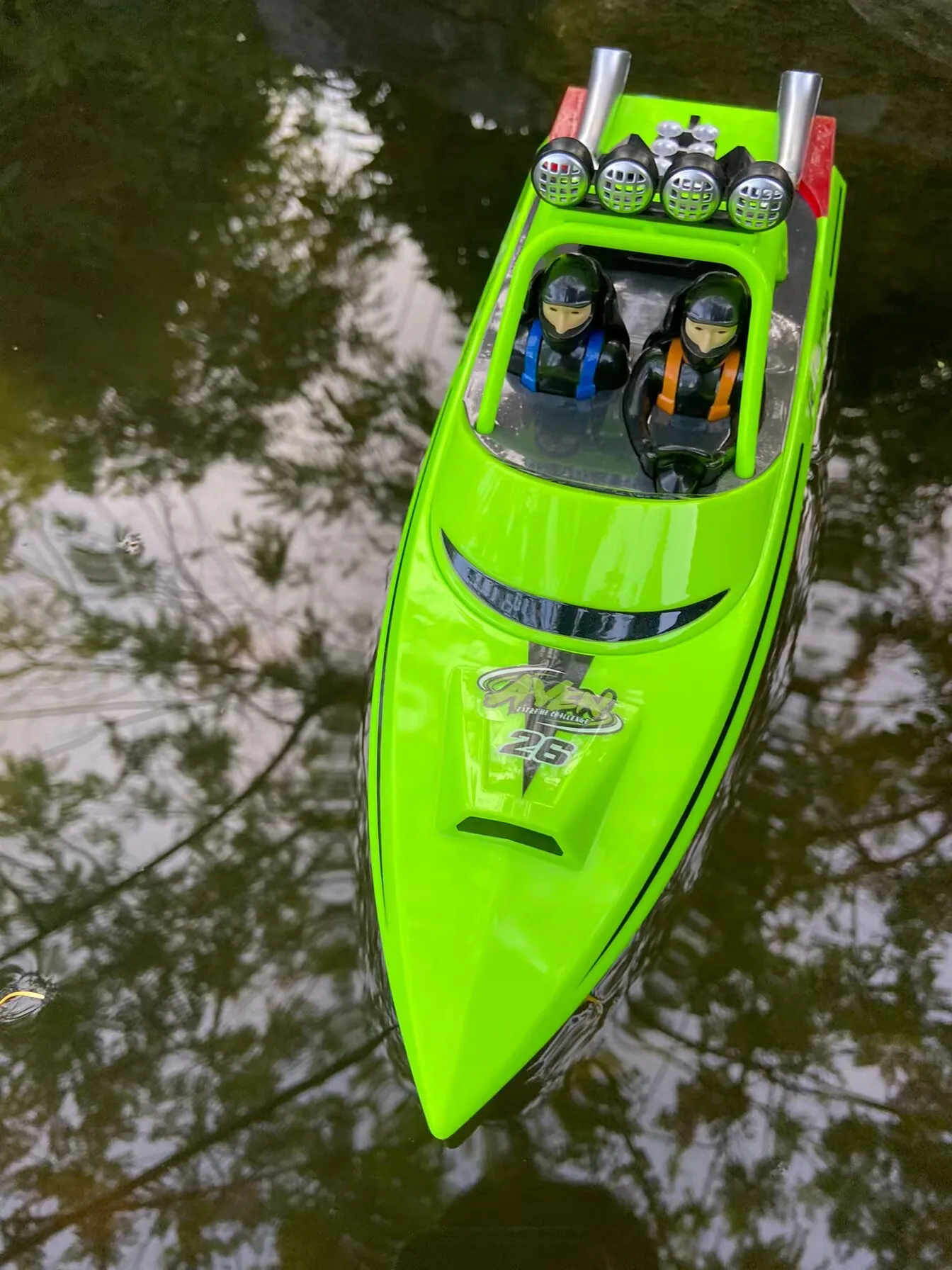 Remote control off-road speedboat with lights, eddy current jet, high-speed 20km/h TX725 (dual battery) suitable for adults 14+
Remote control off-road speedboat with lights, eddy current jet, high-speed 20km/h TX725 (dual battery) suitable for adults 14+