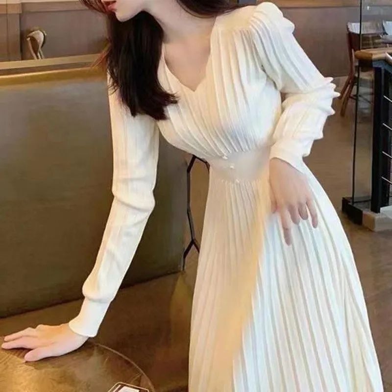 Women Knitted Long Dress Casual Solid Color V-neck Ribbed Long Sleeve Pleated Dresses Elegant Lace Up Dress Robe E1676
Women Knitted Long Dress Casual Solid Color V-neck Ribbed Long Sleeve Pleated Dresses Elegant Lace Up Dress Robe E1676