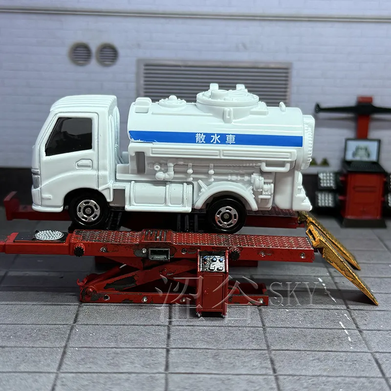 Takara Tomy Tomica No.87 Watering Truck Diecast Alloy Car Model Static Vehicle Metal Model Collection Display Gift
Takara Tomy Tomica No.87 Watering Truck Diecast Alloy Car Model Static Vehicle Metal Model Collection Display Gift