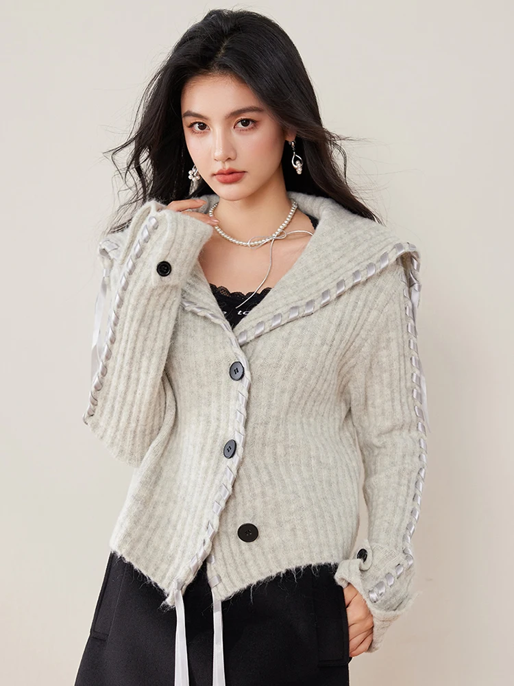 Women V-neck Loose Long Sleeved Knitted Cardigan 2024 Autumn Winter New Lazy Style Sweater Design Sense Niche Tops
Women V-neck Loose Long Sleeved Knitted Cardigan 2024 Autumn Winter New Lazy Style Sweater Design Sense Niche Tops