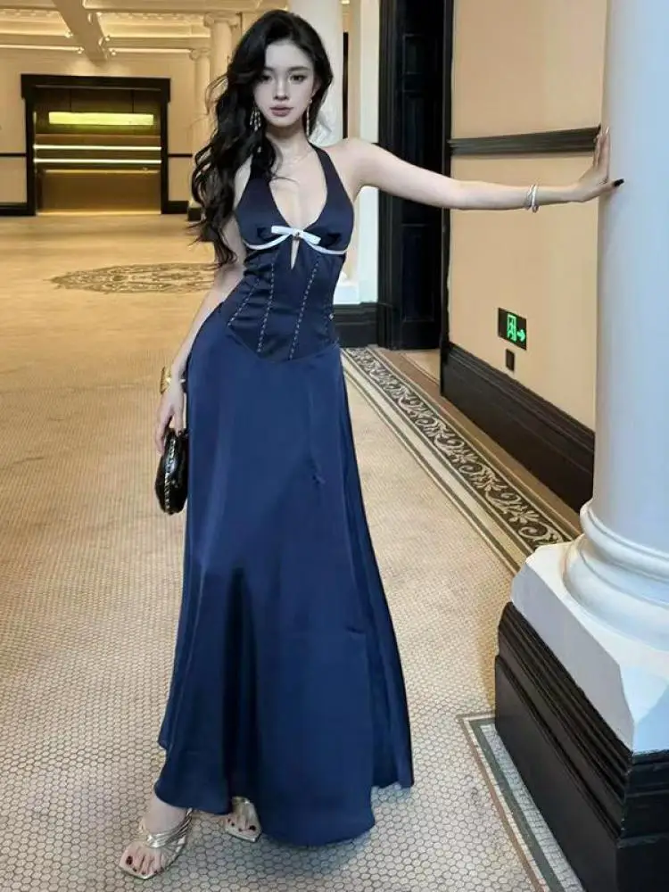 Summer Blue Sexy Sleeveless V Neck Halter Hollow Out Bow Long Dresses Women Elegant High Waist Backless Party Pleated Dress Chic
Summer Blue Sexy Sleeveless V Neck Halter Hollow Out Bow Long Dresses Women Elegant High Waist Backless Party Pleated Dress Chic