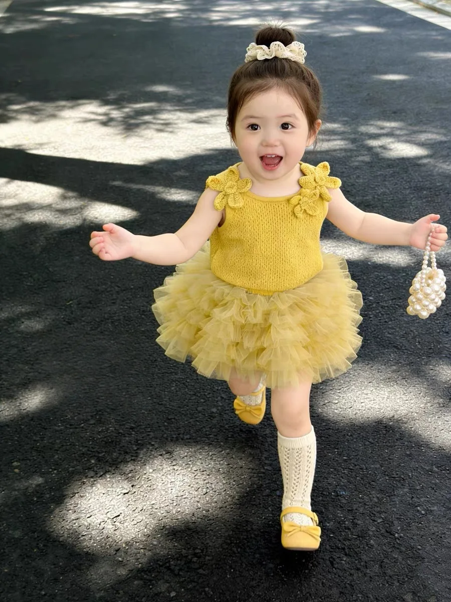 Girls Set 2026 Summer New Girls Lemon Yellow Flower Knitted Tank Top Mesh Skirt Tutu Skirt Two Piece Set
Girls Set 2026 Summer New Girls Lemon Yellow Flower Knitted Tank Top Mesh Skirt Tutu Skirt Two Piece Set