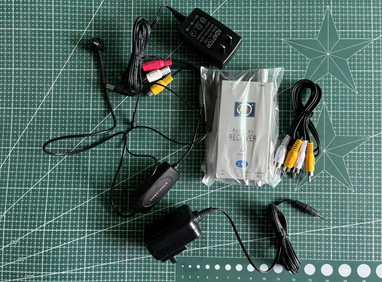 2.4GHz 2.4g mini Wireless Camera Kit Radio AV Receiver with Power Supply Surveillance Radio AV Receiver transform video signal
2.4GHz 2.4g mini Wireless Camera Kit Radio AV Receiver with Power Supply Surveillance Radio AV Receiver transform video signal