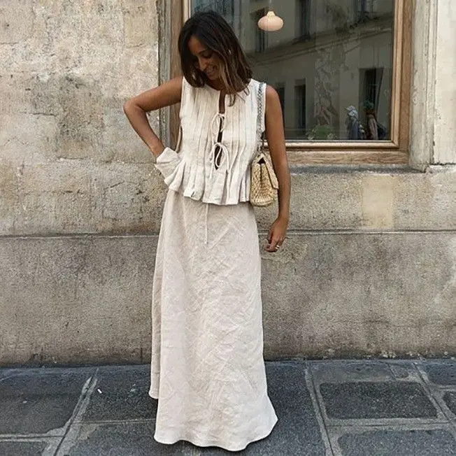 Casual Pure Color Women's Fashion Set Sleeveless Versatile Shirt And Skirt Three-piece Winter Commute Style Ensemble
Casual Pure Color Women's Fashion Set Sleeveless Versatile Shirt And Skirt Three-piece Winter Commute Style Ensemble