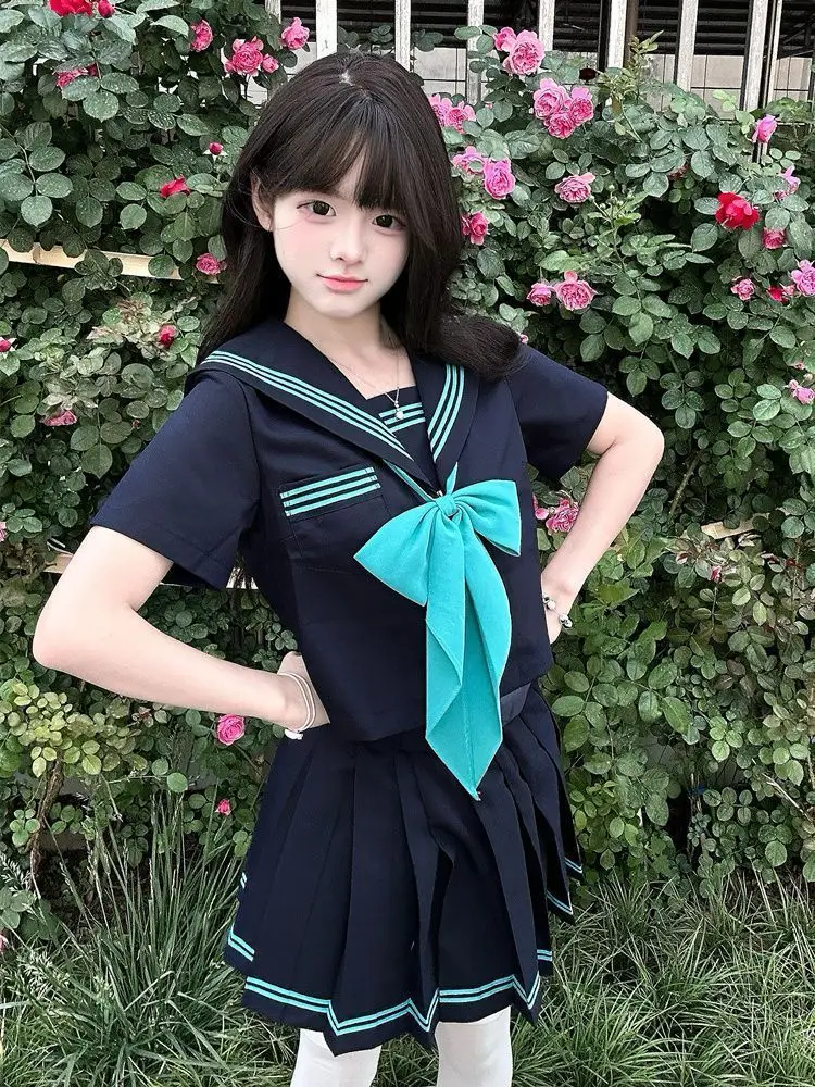 Cosplay costume Miku Sailor uniform Japanese school style set suitable for Halloween and Christmas
Cosplay costume Miku Sailor uniform Japanese school style set suitable for Halloween and Christmas
