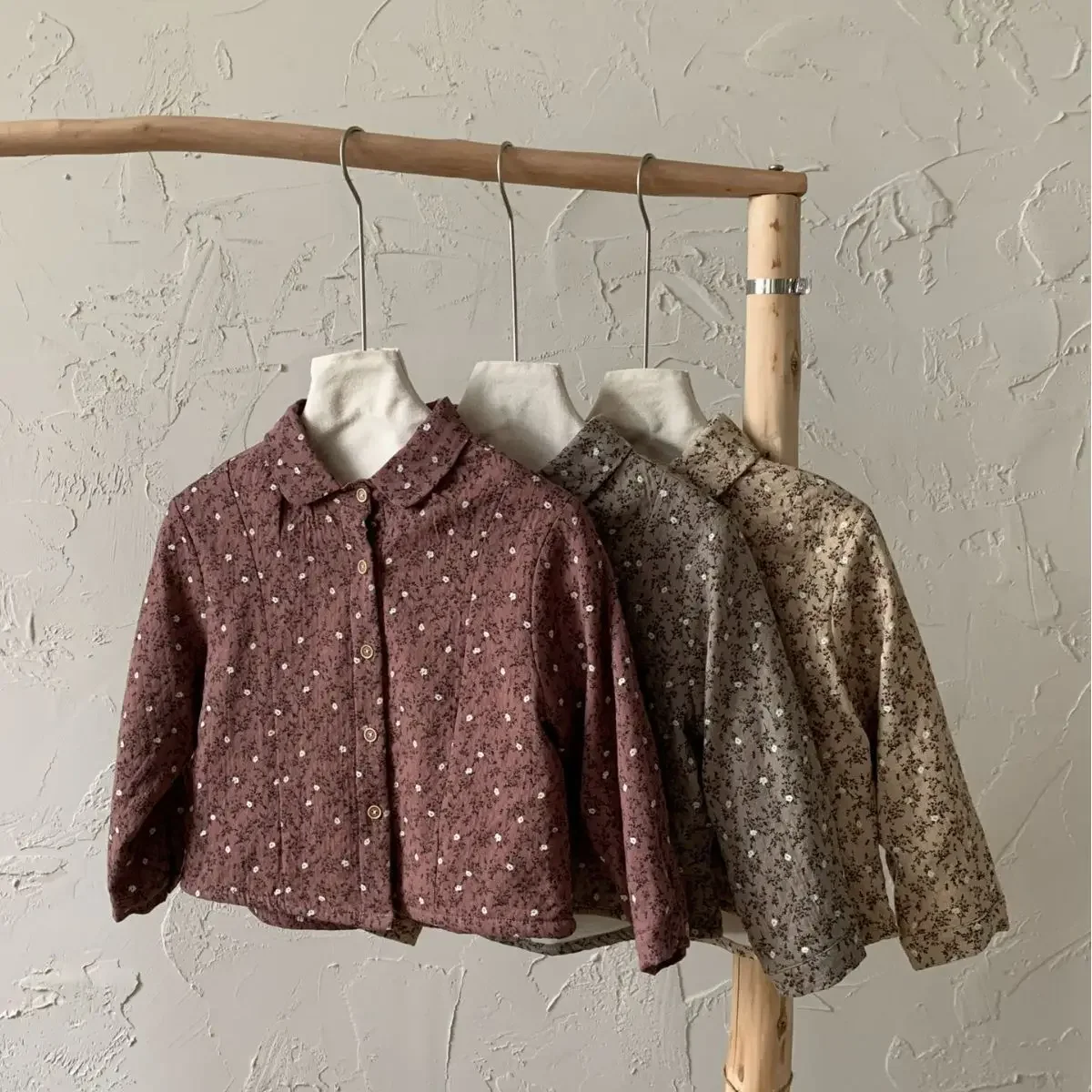 Winter New Baby Girls Boys Thick Warm Long Sleeve Cotton Shirts Children's Floral Print Collar Tops Kids Flower Clothes Blouse
Winter New Baby Girls Boys Thick Warm Long Sleeve Cotton Shirts Children's Floral Print Collar Tops Kids Flower Clothes Blouse
