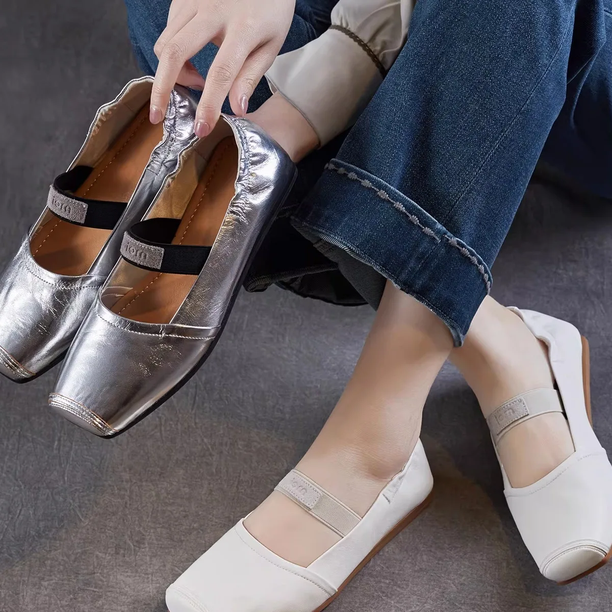 Silver Ballet Flat Shoes Women's Retro Top Layer Cowhide Slip-On Danceshoe Breathable Anti-Slip Wear-Resistant Business Casual
Silver Ballet Flat Shoes Women's Retro Top Layer Cowhide Slip-On Danceshoe Breathable Anti-Slip Wear-Resistant Business Casual