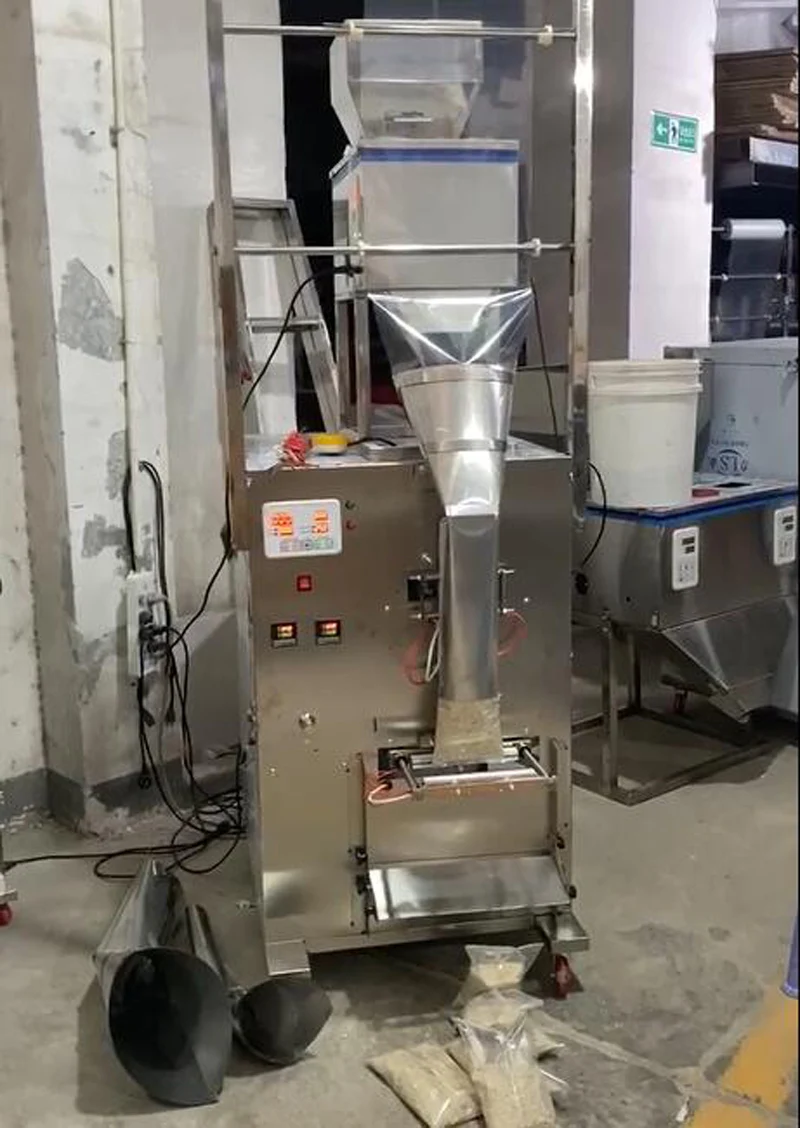 Powder Packaging Machine For Grain Screws And Soybeans Automatic Packing Machine