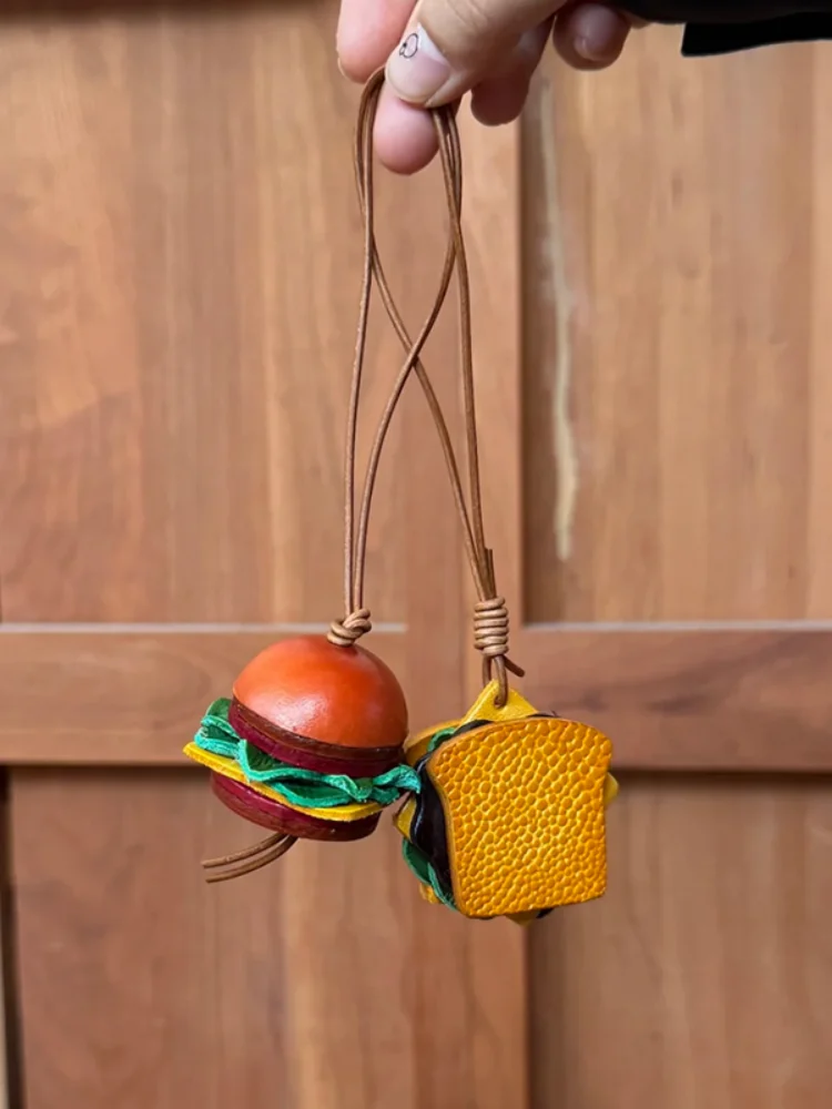 Брелок-подвеска из натуральной кожи в виде бургер-сумки, аксессуар для сумки или рюкзака, подарок для детей и друзей
Брелок-подвеска из натуральной кожи в виде бургер-сумки, аксессуар для сумки или рюкзака, подарок для детей и друзей