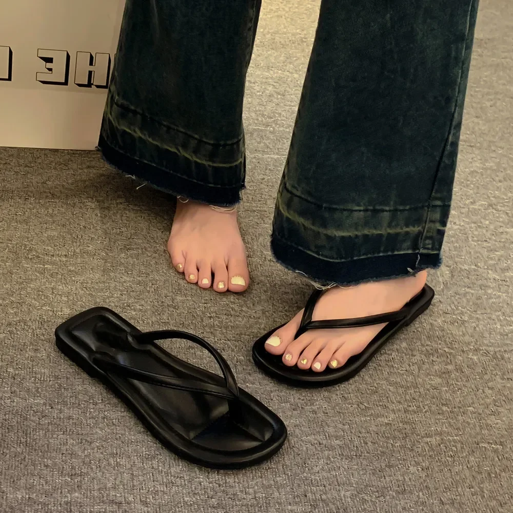 Free shipping designer for womens flat slippers black khaki sliver beige Summer new plus size flip flops
Free shipping designer for womens flat slippers black khaki sliver beige Summer new plus size flip flops