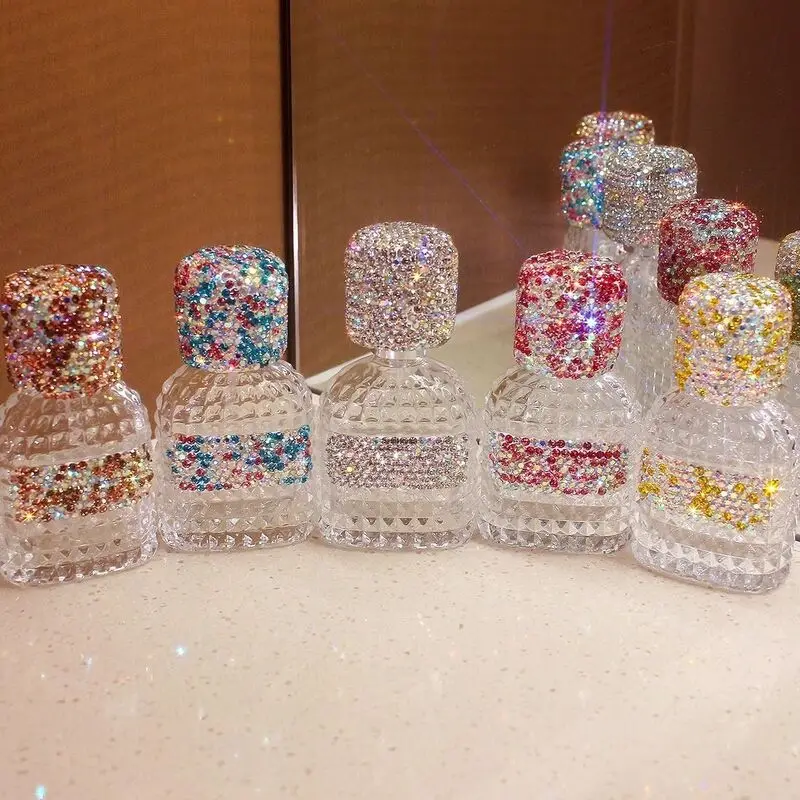 Diamond-encrusted Perfume In 30ml Portable Travel Empty Bottle, High-end Spray Glass Bottle
Diamond-encrusted Perfume In 30ml Portable Travel Empty Bottle, High-end Spray Glass Bottle