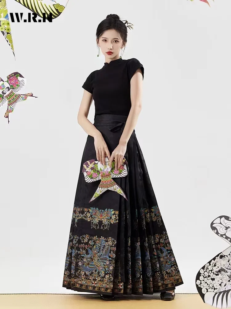 2023 Summer Vintage Floral Embroidery Zipper Soft Mid Long Skirts Women's Elegant Chiffon High Waist Chinese Style Black Skirt 
2023 Summer Vintage Floral Embroidery Zipper Soft Mid Long Skirts Women's Elegant Chiffon High Waist Chinese Style Black Skirt