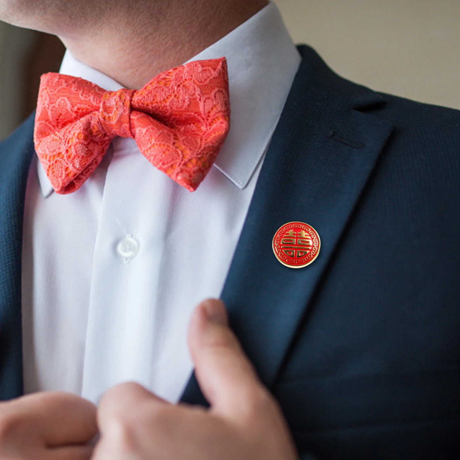 Golden Copper Brooch Chinese Style Groom Wedding Supply Best Man Accessory Party Decoration Convertible Necklace Durable Jewelry
Golden Copper Brooch Chinese Style Groom Wedding Supply Best Man Accessory Party Decoration Convertible Necklace Durable Jewelry