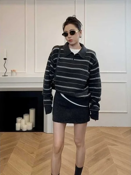 Korean Retro Striped Casual Loose Hoodie Sweater Spring Autumn High Waist Skirt plus Size Fat MM Two Piece Set
Korean Retro Striped Casual Loose Hoodie Sweater Spring Autumn High Waist Skirt plus Size Fat MM Two Piece Set