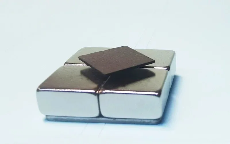 Высокотехнологичная перманентная магнитная левитация, нормальная температура, сверхпроводящие научные эксперименты, магнитная левитация
Высокотехнологичная перманентная магнитная левитация, нормальная температура, сверхпроводящие научные эксперименты, магнитная левитация