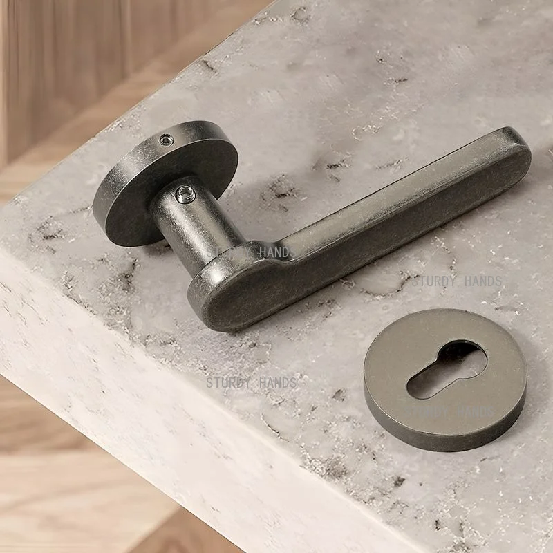 1 комплект внутреннего бесшумного дверного замка из цинкового сплава, ретро, винтажная винтажная дверная ручка из цельного дерева для спальни, универсальный замок
1 комплект внутреннего бесшумного дверного замка из цинкового сплава, ретро, винтажная винтажная дверная ручка из цельного дерева для спальни, универсальный замок