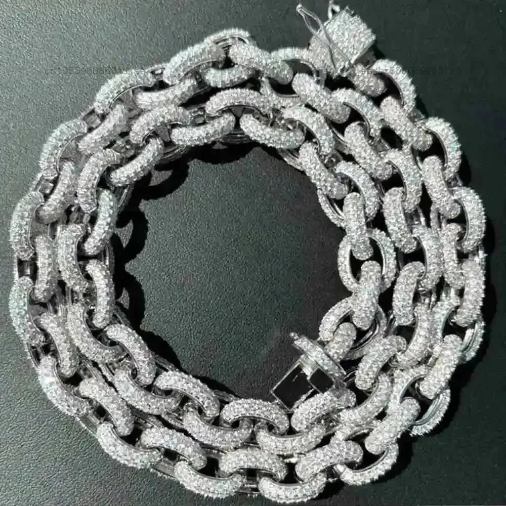 Изготовленная на заказ рэперская цепочка, серебро 925 пробы, толщина 12 мм, цепочка Rolo Link Iced Out, муассанитовая цепочка в стиле хип-хоп
Изготовленная на заказ рэперская цепочка, серебро 925 пробы, толщина 12 мм, цепочка Rolo Link Iced Out, муассанитовая цепочка в стиле хип-хоп