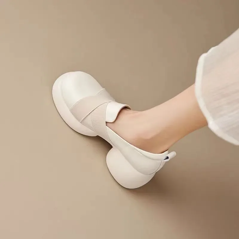 2024 New Thick Heel Soft Sole High Heels Women Casual Small Leather Shoes Summer Sweet Round Toe Korean Platform Single Shoes
2024 New Thick Heel Soft Sole High Heels Women Casual Small Leather Shoes Summer Sweet Round Toe Korean Platform Single Shoes