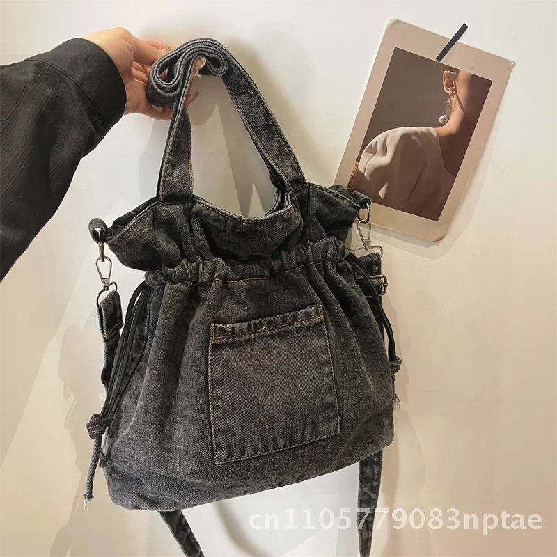 Women's Denim Bucket Bag Korean Style Drawstring One-Shoulder Underarm Urban Minimalist Texture Ins Advanced Commuter Bag
Women's Denim Bucket Bag Korean Style Drawstring One-Shoulder Underarm Urban Minimalist Texture Ins Advanced Commuter Bag