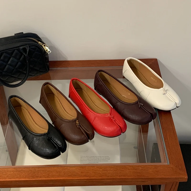 Autumn New Leather Flat Shoes Women Pumps Tabi Niajia Black Dress Loafers Shoes Mules Party Banquet Shoes Women Low Heel Shoes
Autumn New Leather Flat Shoes Women Pumps Tabi Niajia Black Dress Loafers Shoes Mules Party Banquet Shoes Women Low Heel Shoes