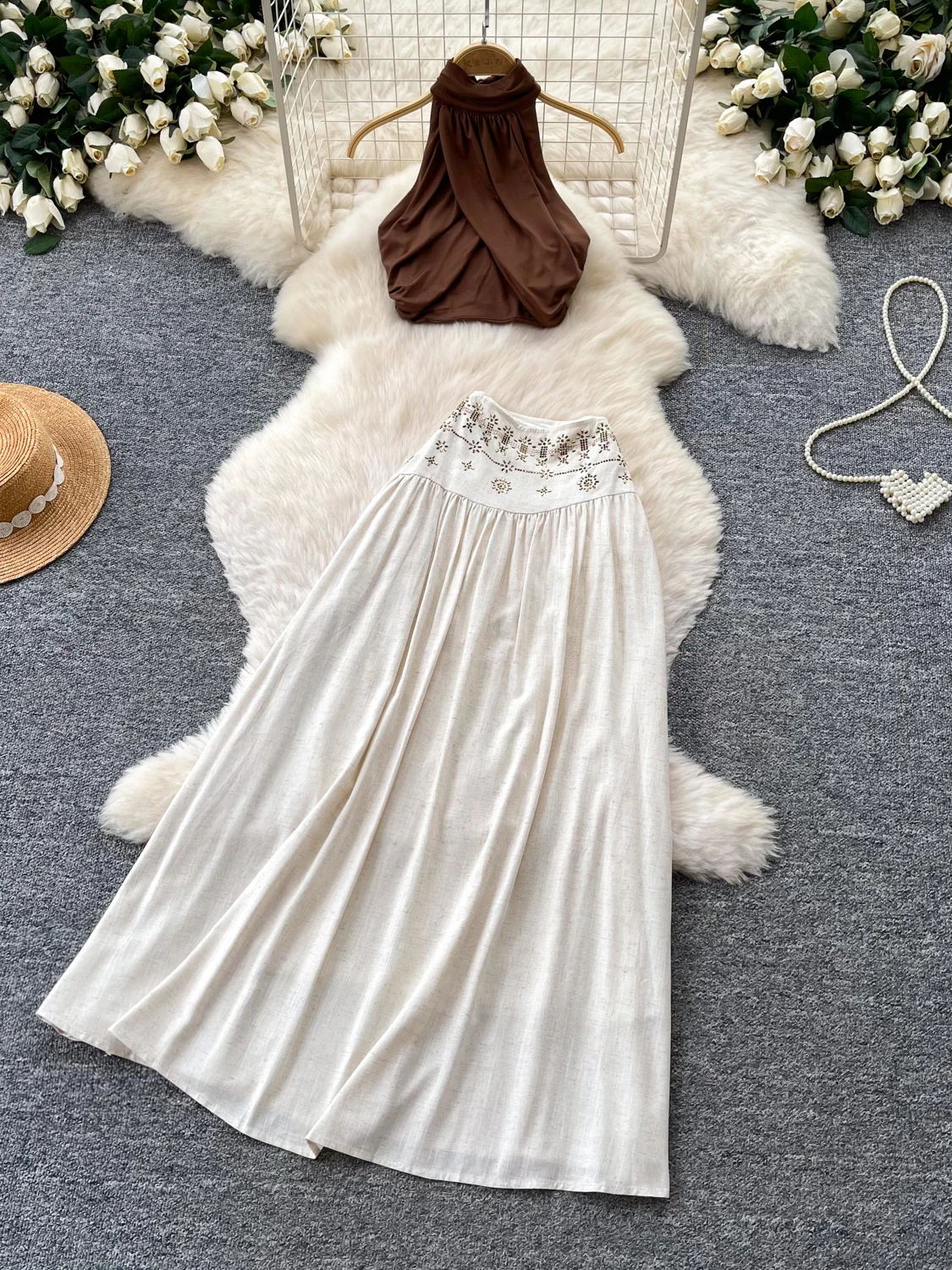 Korean Commuter Style Women's Diamond Halter Vest Skirt Set Summer Slimming Two-Piece Suit High Waist Pure Color Workwear
Korean Commuter Style Women's Diamond Halter Vest Skirt Set Summer Slimming Two-Piece Suit High Waist Pure Color Workwear
