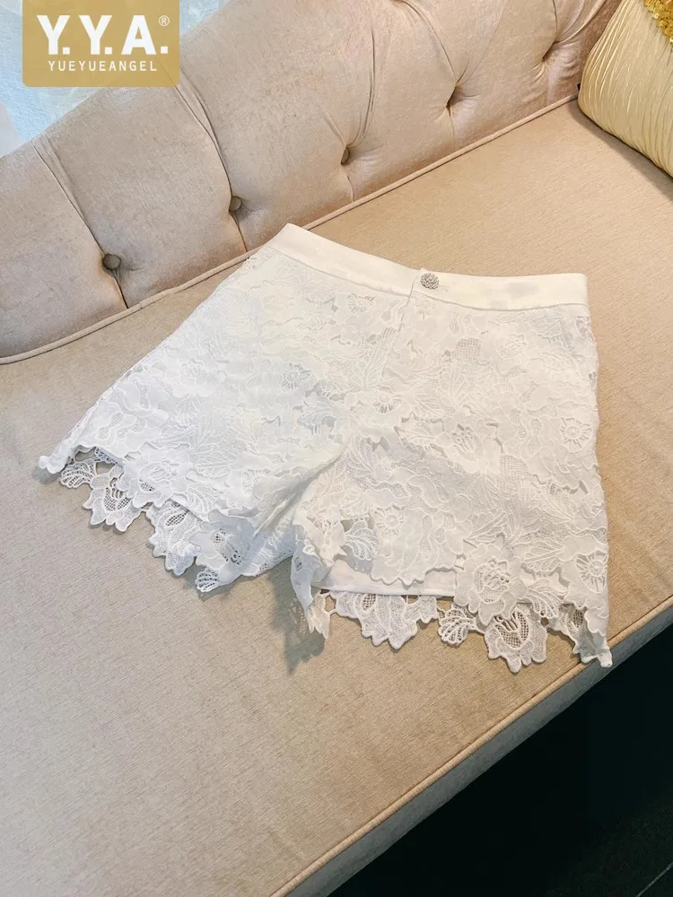 Fashion Designer Elegant Women Patchwork Lace Shorts High Waist Summer Casual Shorts High Steet Straight Mini Trousers Female
Fashion Designer Elegant Women Patchwork Lace Shorts High Waist Summer Casual Shorts High Steet Straight Mini Trousers Female