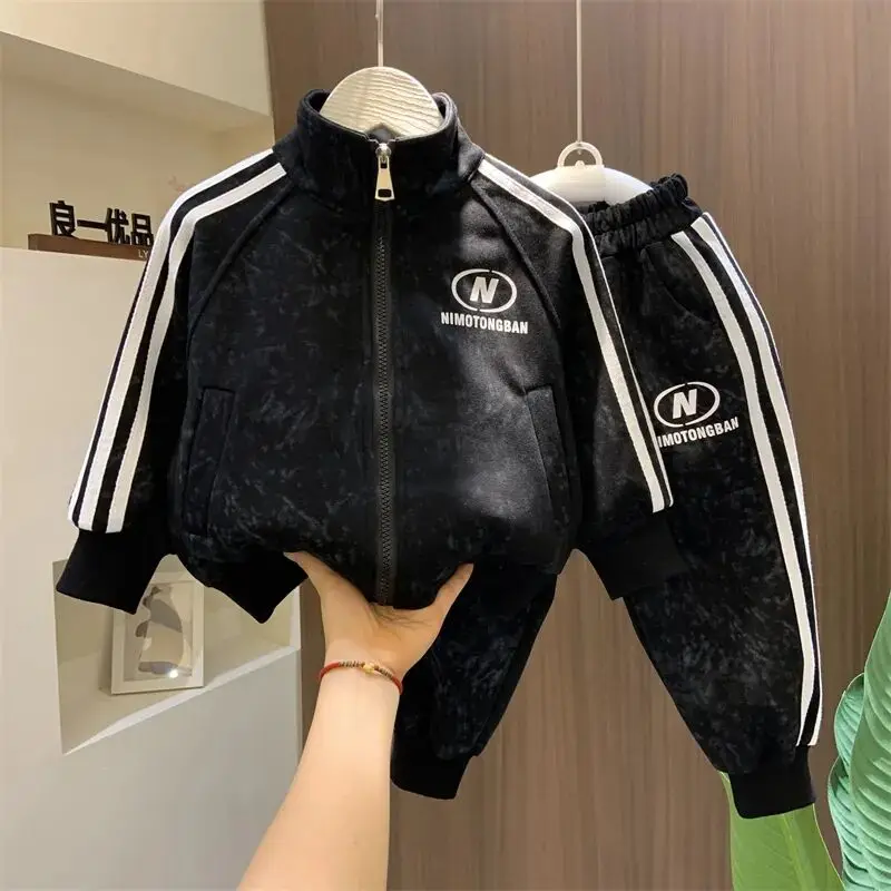 Spring and Autumn Boys' Sportswear Set 2025 New Children's Baby Clothes Set Kids Coat Pants 2pcs
Spring and Autumn Boys' Sportswear Set 2025 New Children's Baby Clothes Set Kids Coat Pants 2pcs