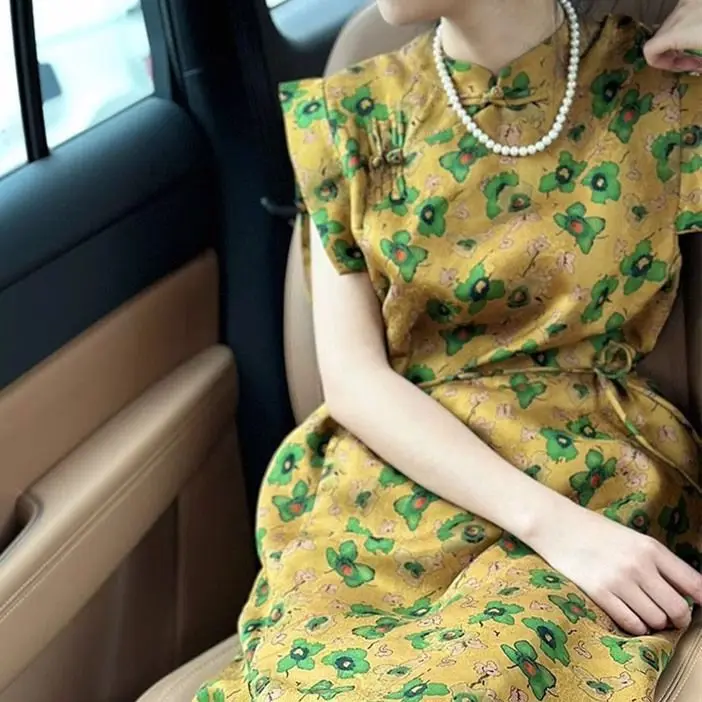 New Chinese style modified dignified floral long skirt Chinese style printing disc button short sleeve dress women's summer
New Chinese style modified dignified floral long skirt Chinese style printing disc button short sleeve dress women's summer