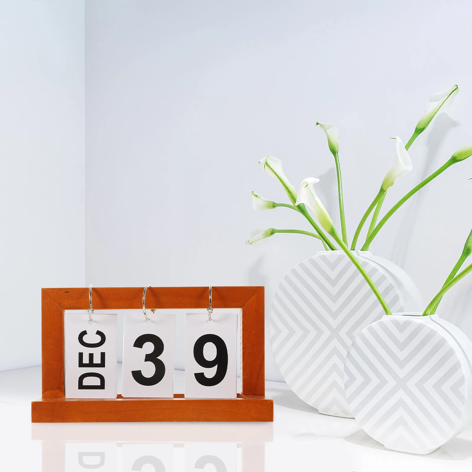 Perpetual Desk Calendar Wooden Flip Calendar Vintage Style Month Day Display Reusable Year After Year for Home Office Desktop
Perpetual Desk Calendar Wooden Flip Calendar Vintage Style Month Day Display Reusable Year After Year for Home Office Desktop