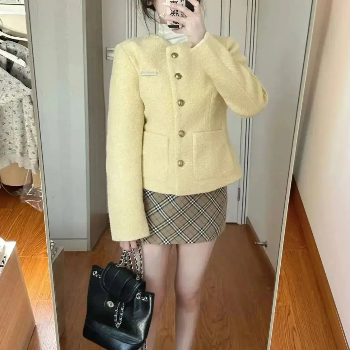 Temperament Jacket Women Autumn Winter High-End Temperament Short Cardigan Women Elegant Street Versatile Casual Korean Version
Temperament Jacket Women Autumn Winter High-End Temperament Short Cardigan Women Elegant Street Versatile Casual Korean Version