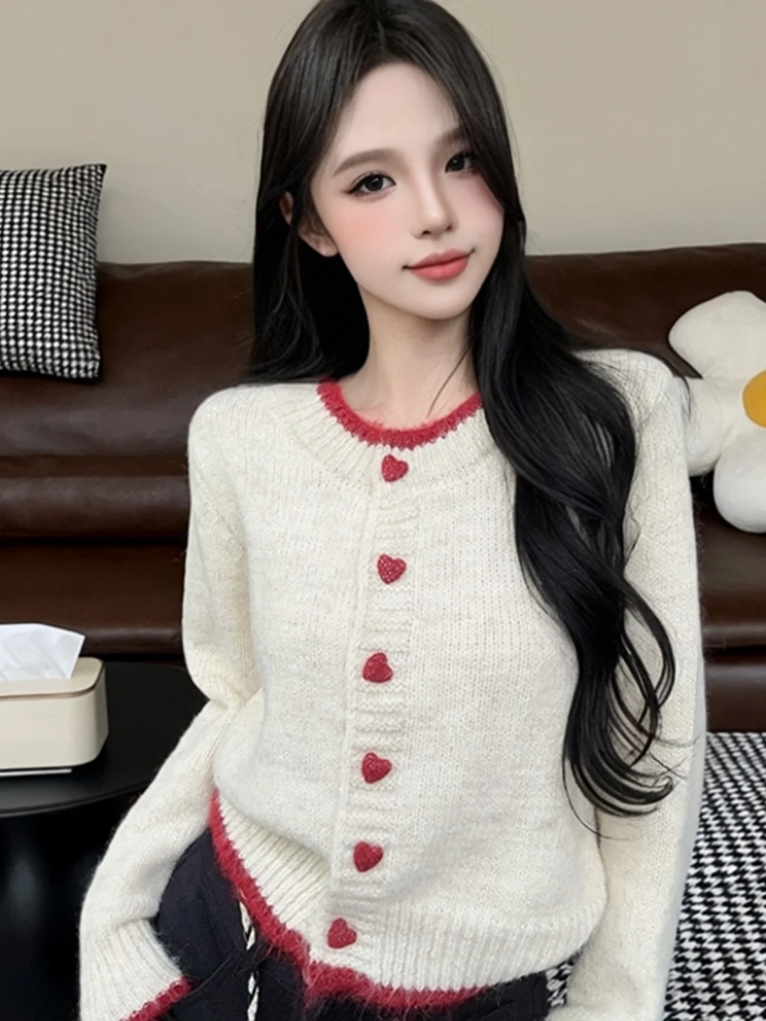 Korean Style Knitted Sweater Coat Women's Autumn Winter New Love Heart Button Short Sleeve Long Sleeve Top Fashion Outerwear
Korean Style Knitted Sweater Coat Women's Autumn Winter New Love Heart Button Short Sleeve Long Sleeve Top Fashion Outerwear