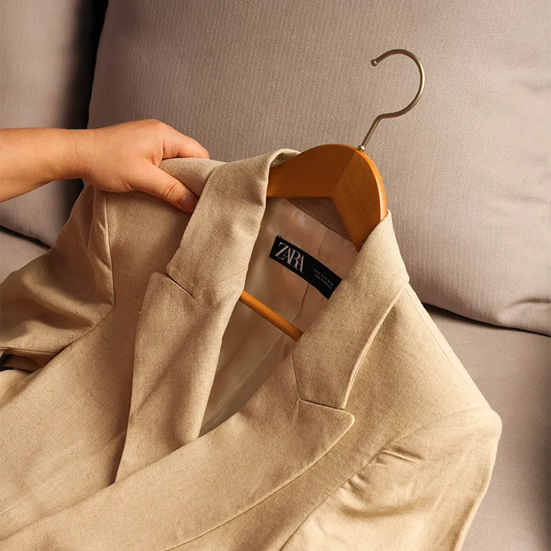 Современная вешалка из цельного дерева, утолщенная нескользящая вешалка для одежды для гардероба, гостиницы и домашнего использования | Прочная компактная гладкая отделка
Современная вешалка из цельного дерева, утолщенная нескользящая вешалка для одежды для гардероба, гостиницы и домашнего использования | Прочная компактная гладкая отделка