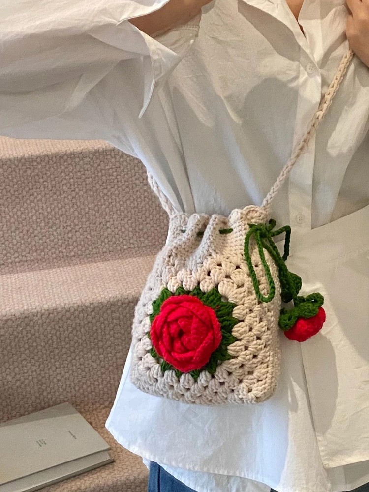 Вязаная крючком сумка-кроссбоди ручной работы с розами, маленькая сумка для телефона, подарок для девушки, из мягкого хлопкового материала, с цветочным узором
Вязаная крючком сумка-кроссбоди ручной работы с розами, маленькая сумка для телефона, подарок для девушки, из мягкого хлопкового материала, с цветочным узором