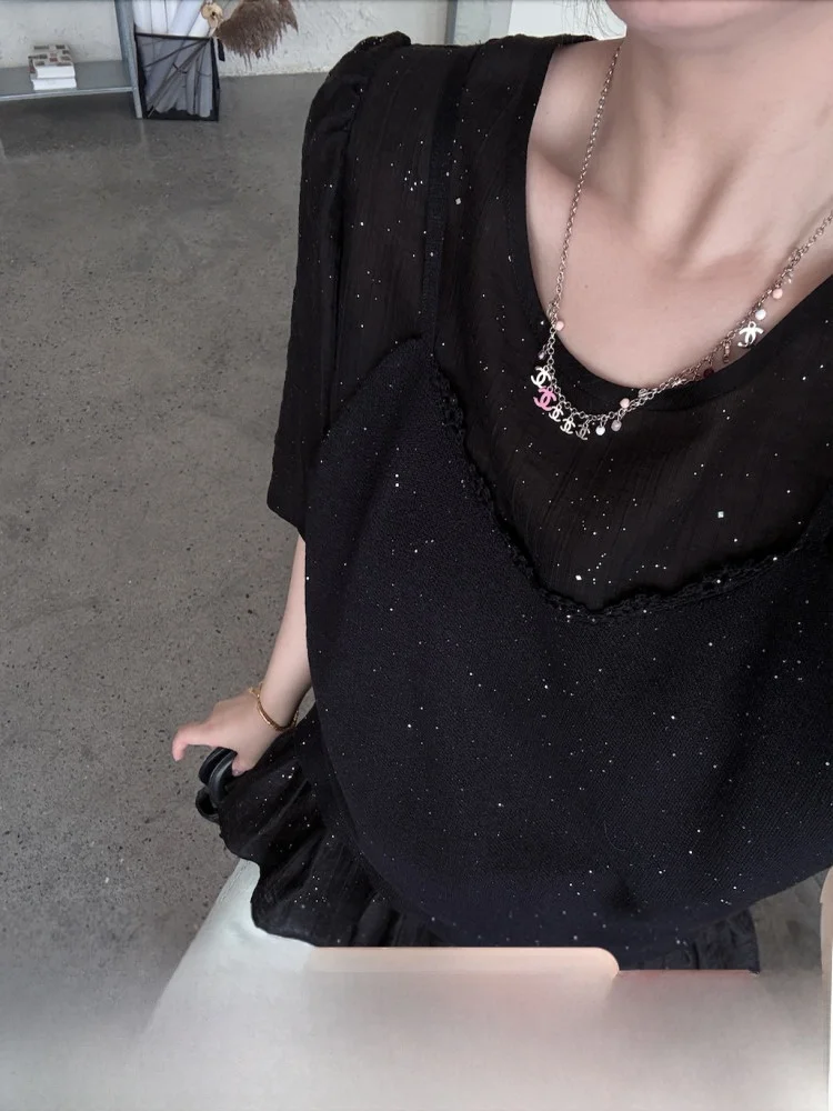 Футболка с коротким рукавом больших размеров, повседневный летний модный дизайн, блестящий микро-блестящий топ с круглым вырезом от бренда JINGU
Футболка с коротким рукавом больших размеров, повседневный летний модный дизайн, блестящий микро-блестящий топ с круглым вырезом от бренда JINGU