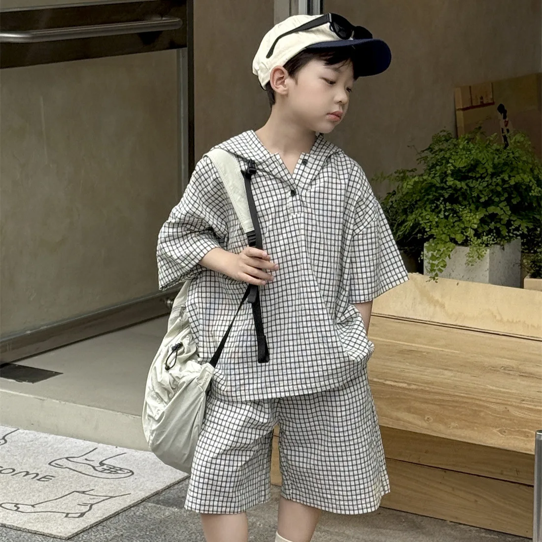 Boys Suit 2025 Summer New Childrens Clothing Korean Feng Boys Baby Cotton Breathable Plingham Hood Two-piece Casual Simple
Boys Suit 2025 Summer New Childrens Clothing Korean Feng Boys Baby Cotton Breathable Plingham Hood Two-piece Casual Simple