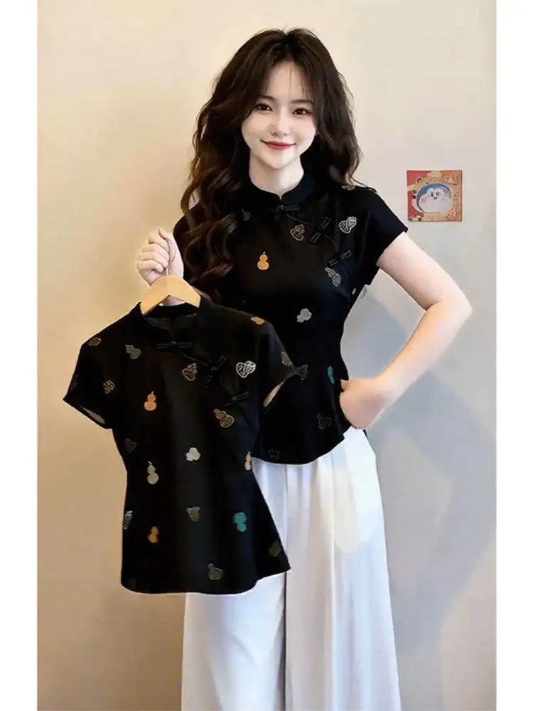 New Chinese Style Short Sleeve Embroidered Slim Fit Shirt Women's Button up Top Summer Fashion Elegant Slimming Personality B...
New Chinese Style Short Sleeve Embroidered Slim Fit Shirt Women's Button up Top Summer Fashion Elegant Slimming Personality B...
