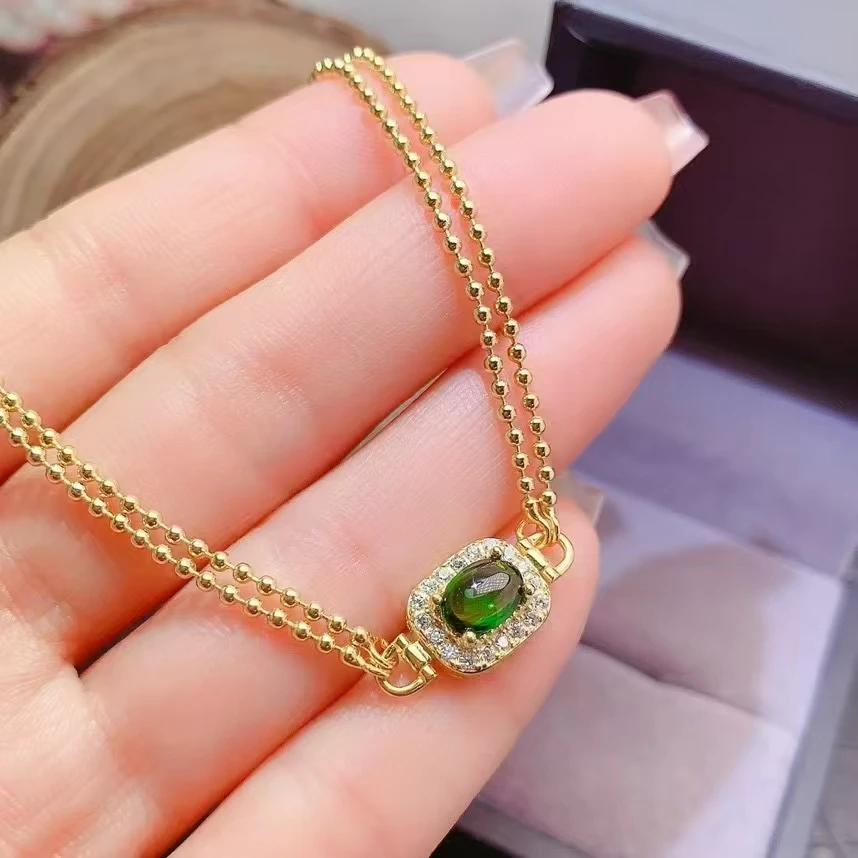 New natural diopside bracelet, finely inlaid with 925 silver, simple and fashionable, a gift for lovers
New natural diopside bracelet, finely inlaid with 925 silver, simple and fashionable, a gift for lovers