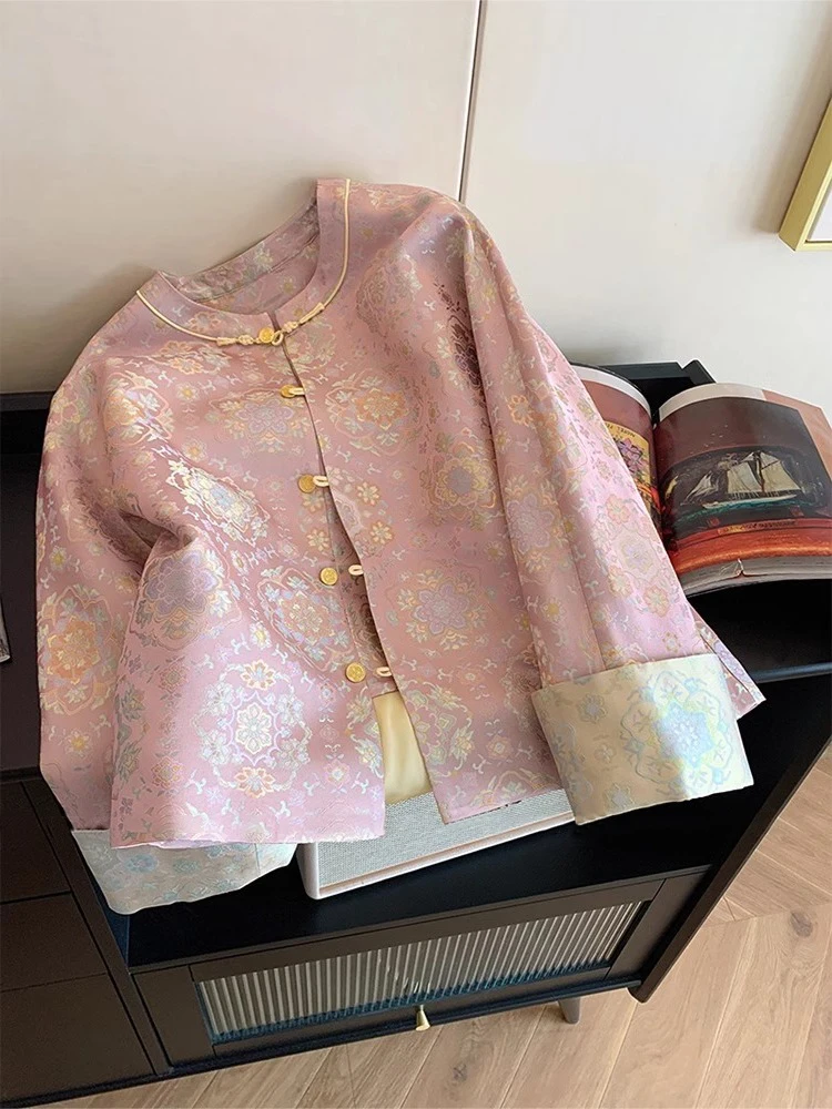 Новый китайский розовый атласный джет с вышитыми пуговицами, женский модный весенне-осенний винтажный костюм Тан, модный топ 
Новый китайский розовый атласный джет с вышитыми пуговицами, женский модный весенне-осенний винтажный костюм Тан, модный топ