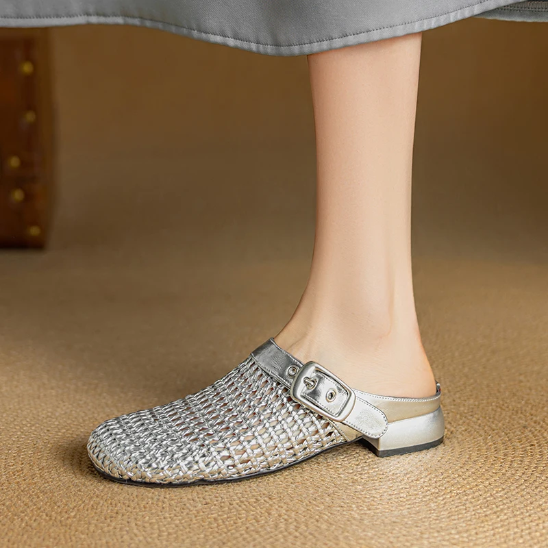 Women's new genuine leather cowhide round head woven hollow breathable low heel plus size toe wrapped M ü ller slippers
Women's new genuine leather cowhide round head woven hollow breathable low heel plus size toe wrapped M ü ller slippers