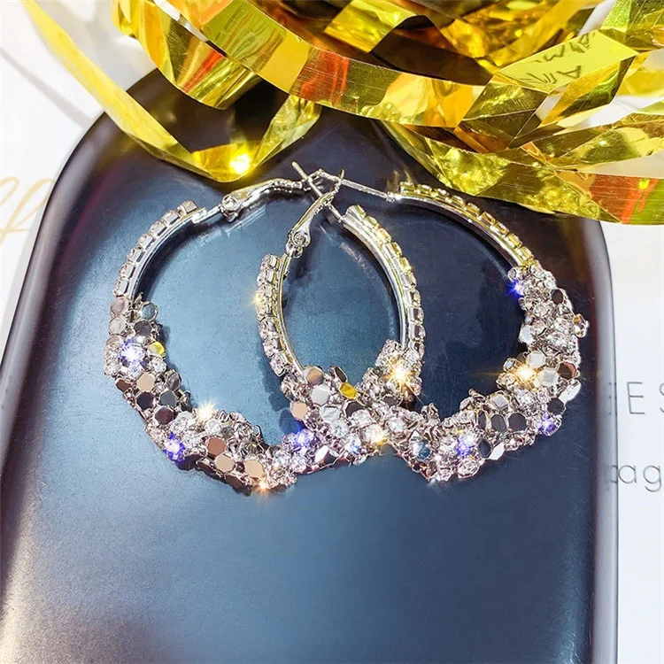 Korean Fashion Simple Zircon Hoop Earrings For Women 2024 Girls' Luxury Jewelry Wedding Party
Korean Fashion Simple Zircon Hoop Earrings For Women 2024 Girls' Luxury Jewelry Wedding Party
