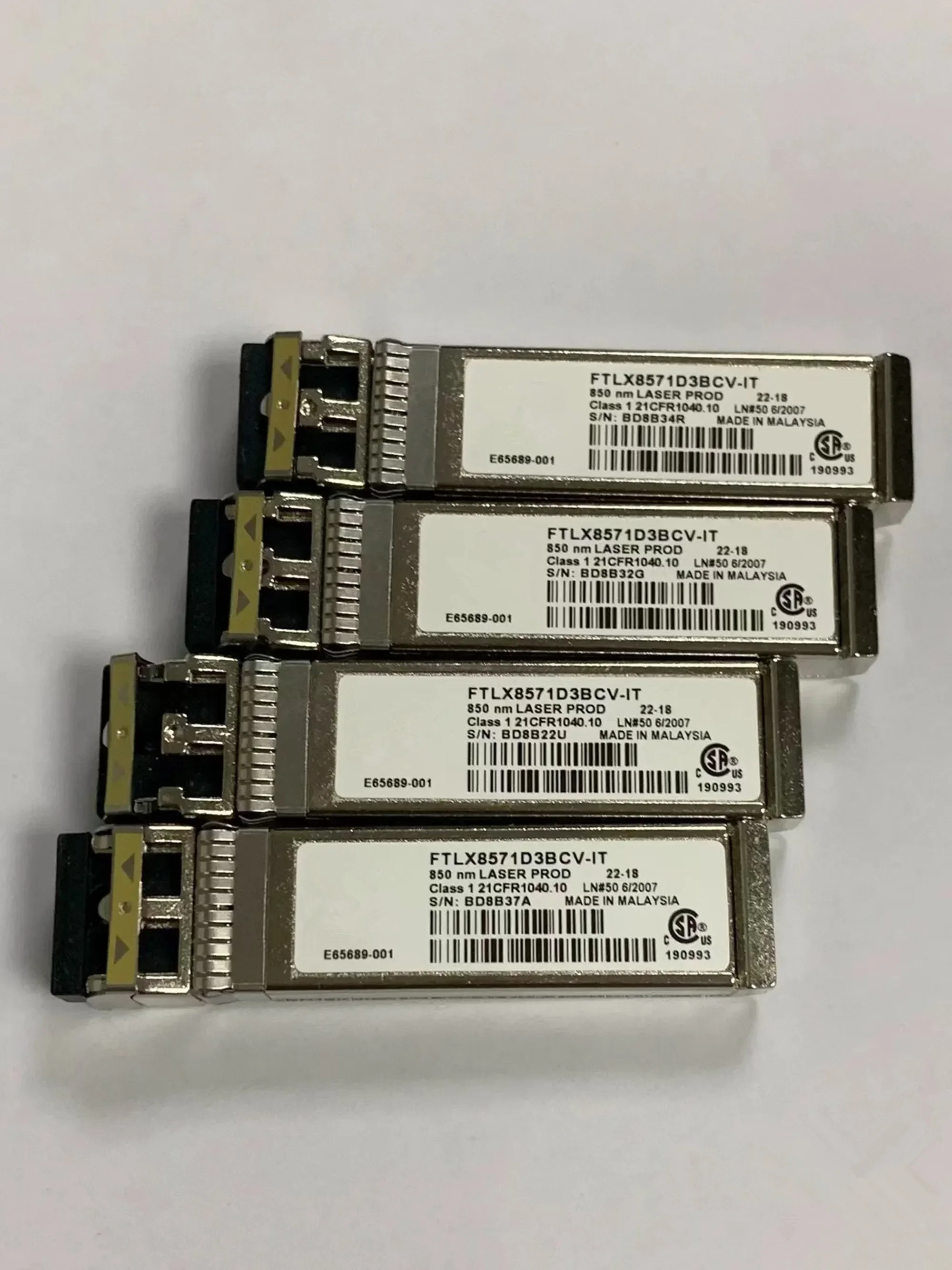 New 10g Fiber Adapter/FTLX8571D3BCV-IT/10G SFP/E65689-001 0Y3KJN for X710 X520 Switch 10g sfp/Int-el 10g Fibre Channel Module
New 10g Fiber Adapter/FTLX8571D3BCV-IT/10G SFP/E65689-001 0Y3KJN for X710 X520 Switch 10g sfp/Int-el 10g Fibre Channel Module